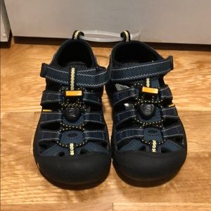 NWT Keen sandals toddler size 9